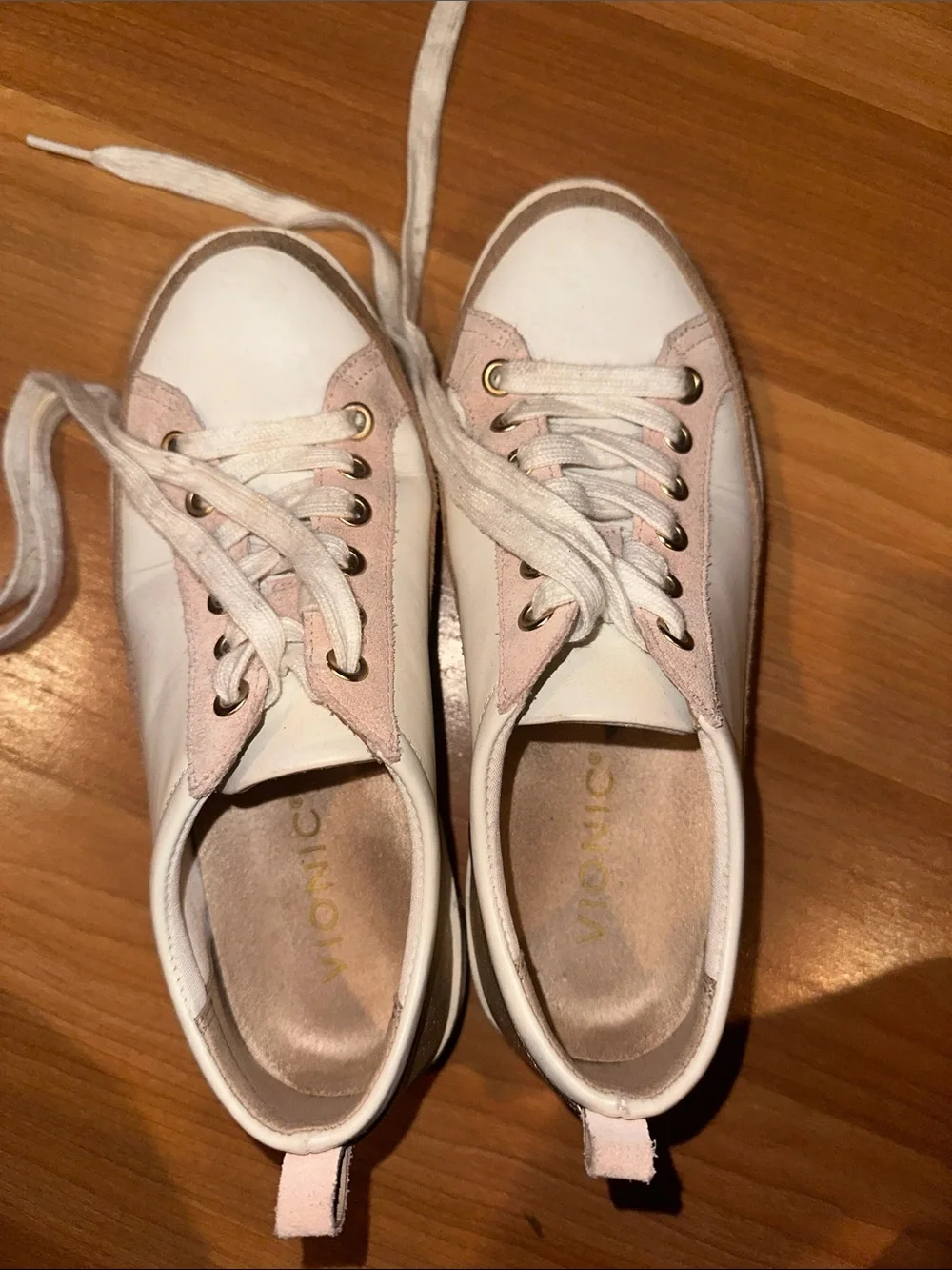 Vionic Women's Cream and Light Pink Casual Lace-Up Sneakers